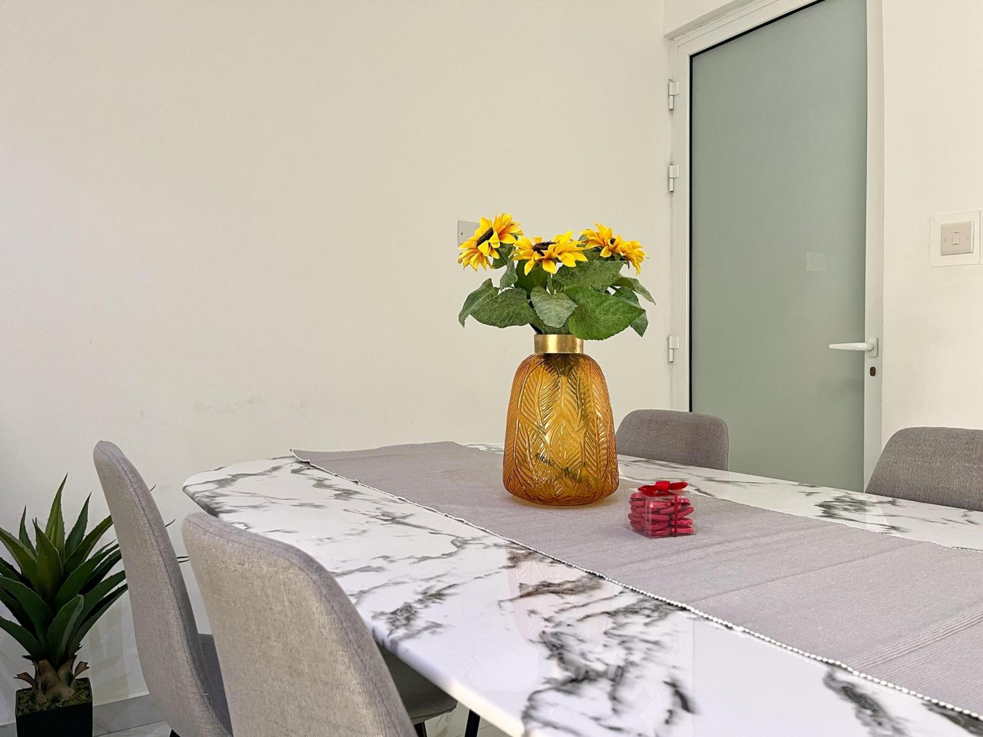 Marina Apartments Msida Eksteriør bilde